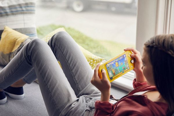 Nintendo Switch Lite - Yellow Console